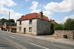 Derelict Farmhouse on Main Street Styrrup - geograph.org.uk - 210339.jpg