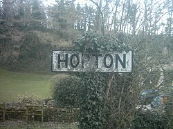 Hopton village, Derbyshire.jpg