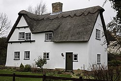 Cottage, Toft, Cambridgeshire - geograph.org.uk - 332021.jpg