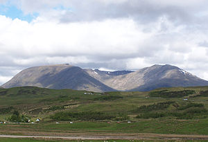 Creise and Meall a Bhuiridh from the SE.jpg