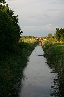 Drainage ditch and pumping station - geograph.org.uk - 491610.jpg