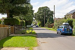 Middle Road, Tiptoe - geograph.org.uk - 1455974.jpg