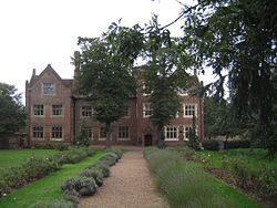 Eastbury Manor House.jpg