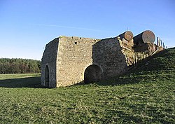 Old kiln near Burton Quarry - geograph.org.uk - 322631.jpg