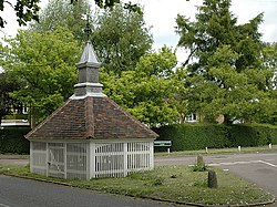The Old Well - geograph.org.uk - 11440.jpg