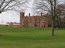 Hertfordshire Golf and Country Club House - geograph.org.uk - 156055.jpg