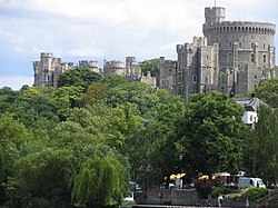 Windsor Castle, A riverside view - geograph.org.uk - 738.jpg