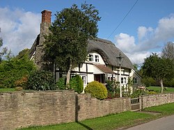 Cottage, Mansel Lacy - geograph.org.uk - 997691.jpg