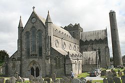 Kilkenny St Canice Cathedral SW 2007 08 28.jpg