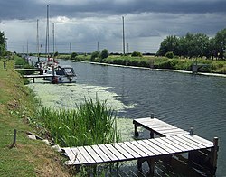 The New River Ancholme at Ferriby Sluice - geograph.org.uk - 1392031.jpg