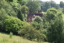 Hill House, Bletchingley, Surrey - geograph 7219372.jpg
