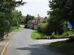 Houses, Pipe And Lyde Village - geograph.org.uk - 1376984.jpg