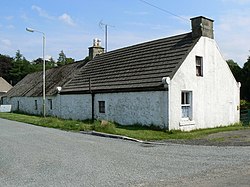 Cottages in Duncrievie - geograph.org.uk - 197814.jpg