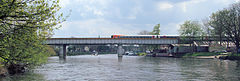 Staines Railway Bridge Over The Thames.jpg