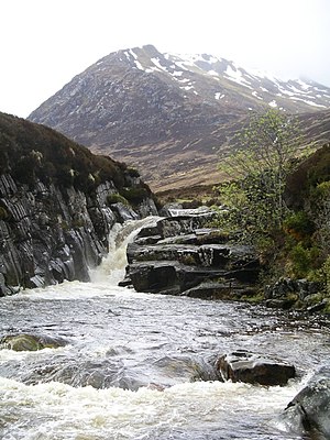 Waterfall, Abhainn Gleann nam Fiadh - geograph.org.uk - 174013.jpg