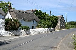 Thatched Cottage and Disused Methodist Church - geograph.org.uk - 177623.jpg