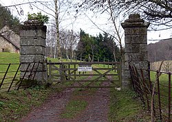 Knighton-gorges-gateposts.jpg