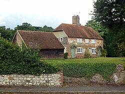 Seale Lodge Cottages (geograph 3046397).jpg