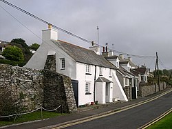 Houses on the Seafront Road - geograph.org.uk - 72934.jpg