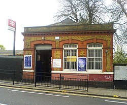 Brondesbury Park Station.jpg