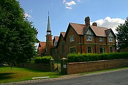 Roecliffe primary school, North Yorkshire.jpg