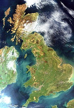 Satellite image of Great Britain and Northern Ireland in April 2002.jpg