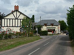 The Village Shop, and The Talaton Inn - geograph.org.uk - 253833.jpg