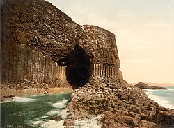 Scotland-Staffa-Fingals-Cave-1900.jpg