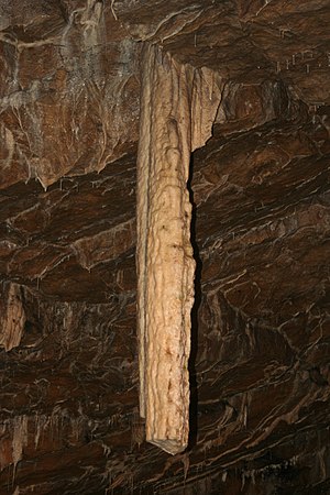 Pooles Cavern 5.jpg