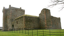 Skipness Castle 20080425 from north west.jpg