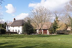 House in Anna Valley - geograph.org.uk - 3393312.jpg
