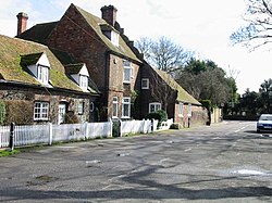 Houses on Old Road, Sarre - geograph.org.uk - 355035.jpg