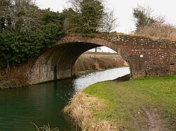 Bridge 99 over the Kennet and Avon canal - geograph.org.uk - 1706449.jpg
