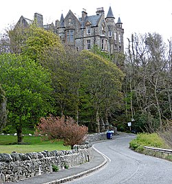 Knockderry Castle (geograph 4467117).jpg