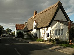 A thatched house on the High Street at Gt. Abington - geograph.org.uk - 1448259.jpg