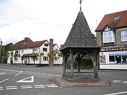 Bovingdon, The Old Well and The Bell Inn - geograph.org.uk - 175835.jpg