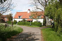 Cottage in Conisholme - geograph.org.uk - 432128.jpg
