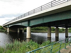 Jubilee Bridge-from South bank-1-1280.jpg