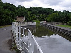 Avoncliff - Canal Aqueduct.jpg
