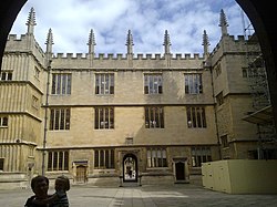 The Bodleian Library from the south entrance.jpg