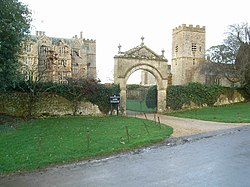 Chastleton House and St. Mary's Church - geograph.org.uk - 313997.jpg