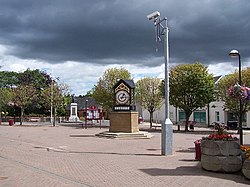 Milngavie town centre - geograph.org.uk - 37794.jpg
