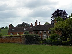 GOC Woburn 046 Froxfield House and number 9, Froxfield, Eversholt (23143221136).jpg