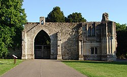 Abbey Gate House - geograph.org.uk - 1330157.jpg