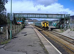 Cardiff train departs from Taff's Well - geograph.org.uk - 371339.jpg