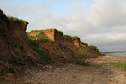 Crumbling Red Cliff on the Humber Bank (geograph 4976042).jpg