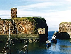 Dunbar Harbour and Castle, 1987.jpg