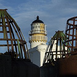 Kinnaird Head Lighthouse (3222492269).jpg