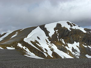 Sgurr nan Conbhairean with snow patches - geograph.org.uk - 1459258.jpg