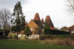 Oast House off Fullers Road, Holt Pound - geograph.org.uk - 1202447.jpg